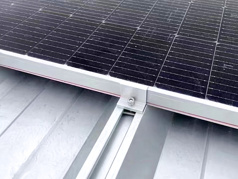 YX25-820 Eenvoudig te installeren PV-tegelrolvormmachine