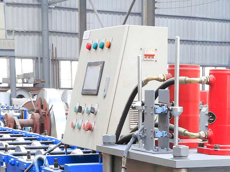 YX112-300 Sterke duurzaamheid daknokkap rolvormmachine